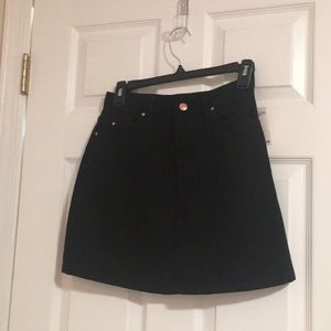 ⚡️H&M black denim skirt⚡️